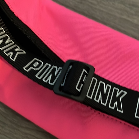 Victoria’s Secret PINK travel cooler. Adjustable strap. Zippered top. - Picture 6 of 6